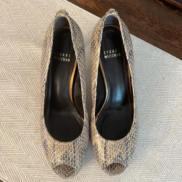 Stuart Weitzman platform snake skin pump heels - Picture 2 of 12